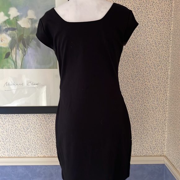 Little black dress - Picture 5 of 7